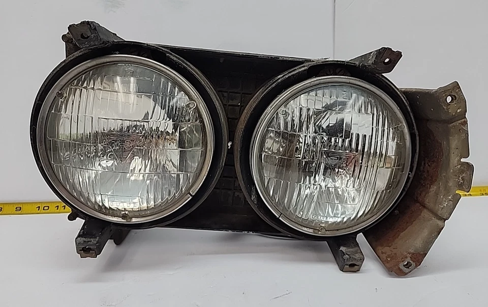 Conjunto de faros usados OEM GM LH/RH conjunto 5954708 1963 Buick Wildcat (SVM54) Foto 2 de 4