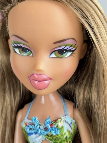 Bratz Hot Summer Dayz Fianna Doll 2007 Original Outfit & Feet Blonde Green Eyes - Picture 3 of 24