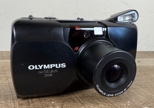 Olympus Infinity Stylus Zoom analoge Kompaktkamera GETESTET FUNKTIONIERT - LESEN