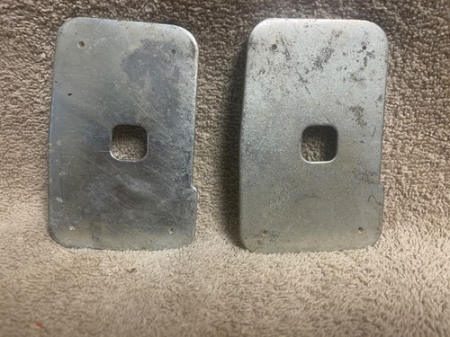 PLACAS DE REFUERZO DELANTERO PANEL CUARTO FORD E3FZ-6128362-A 1981-84 NUEVO DE LOTE (2) - Imagen 2 de 4