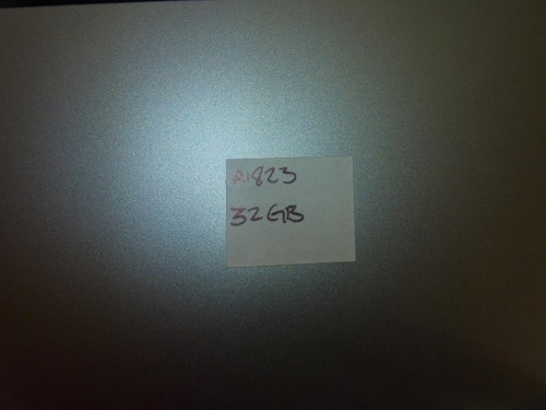 Apple iPad 5th Generation A1823 9.7'' 32GB Silver Tablet (V1926) - Picture 5 of 5
