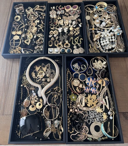 Huge Vintage to Now Gold Tone Mixed Jewelry Lot  ~ 140 ++ Pieces