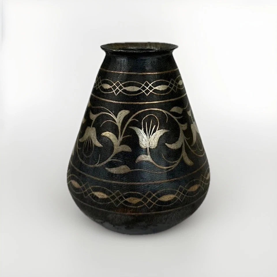 Exclusive 19th Century Indian Bidriware Vase – Silver, Zinc & Copper Inlay, 4.25 - Image 2 of 4