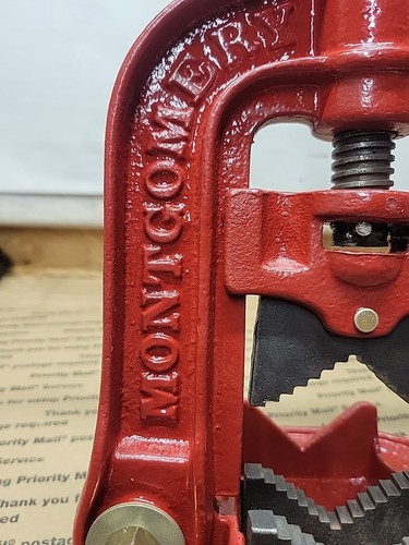 Vintage Montgomery Wards & Co. No. 1 Bench Pipe Vise 1/8" To 3" - Picture 6 of 21
