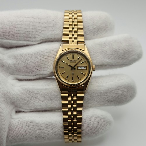 Seiko SQ Ladies Vintage Gold Tone Day/Date Quartz Watch 3Y03-0031 - Picture 2 of 16
