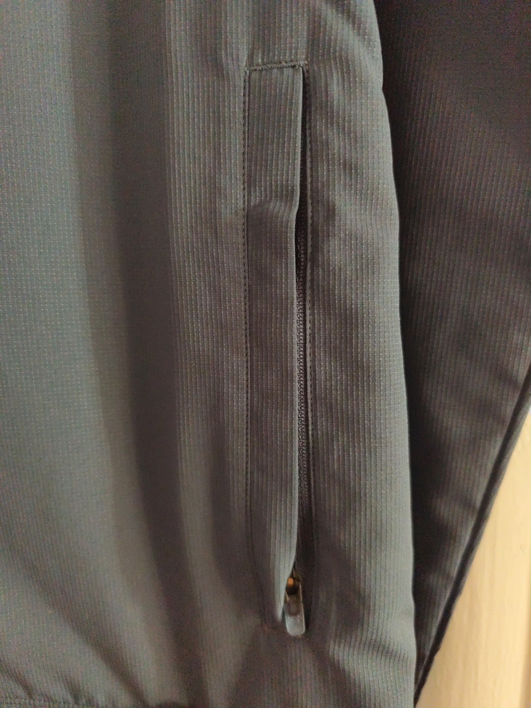 Picture 4 of 5