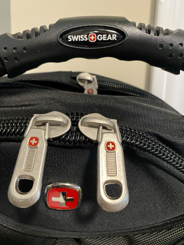 SWISSGEAR LAPTOP BACKPACK 17" SCAN SMART AIR FLOW BLACK w/LOTS STORAGE LOGO NWT - Picture 7 of 10