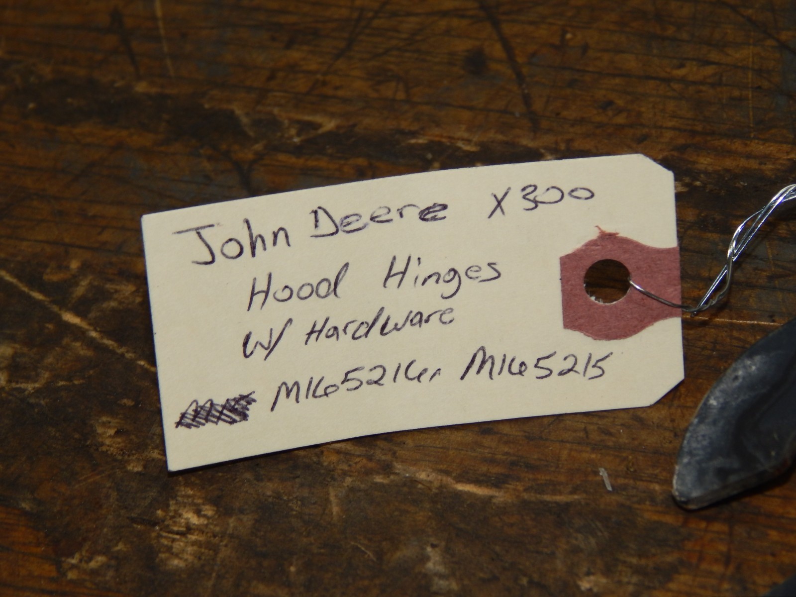 John Deere Hood Hinges X300 X320 X304 X324 X500 X520 X540 M165216, M165215