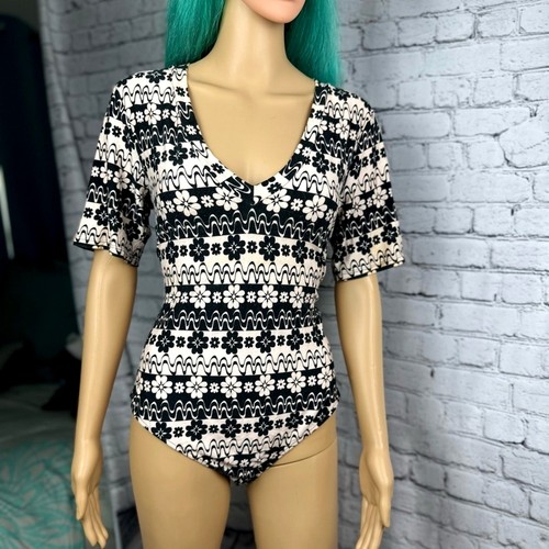 Free People Body V With It bedruckt rosa und schwarz geblümt - L - Bild 2 von 5