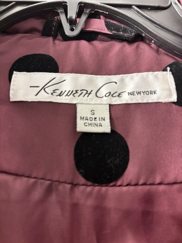 Kenneth Cole Womens Sleeveless Puffer Vest Full Zip Burgundy w/ Black Dots M - Picture 2 of 6