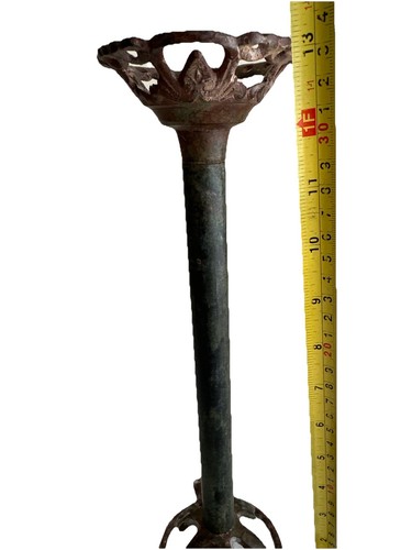 "Par de candelabros de metal brutalista de mediados de siglo modernos diseño de hoja de 13"" de alto" - Imagen 10 de 12