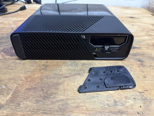 Microsoft XBOX 360 E Console, Comes With 1 Controller, All Cables, And Kinect - Picture 4 of 13