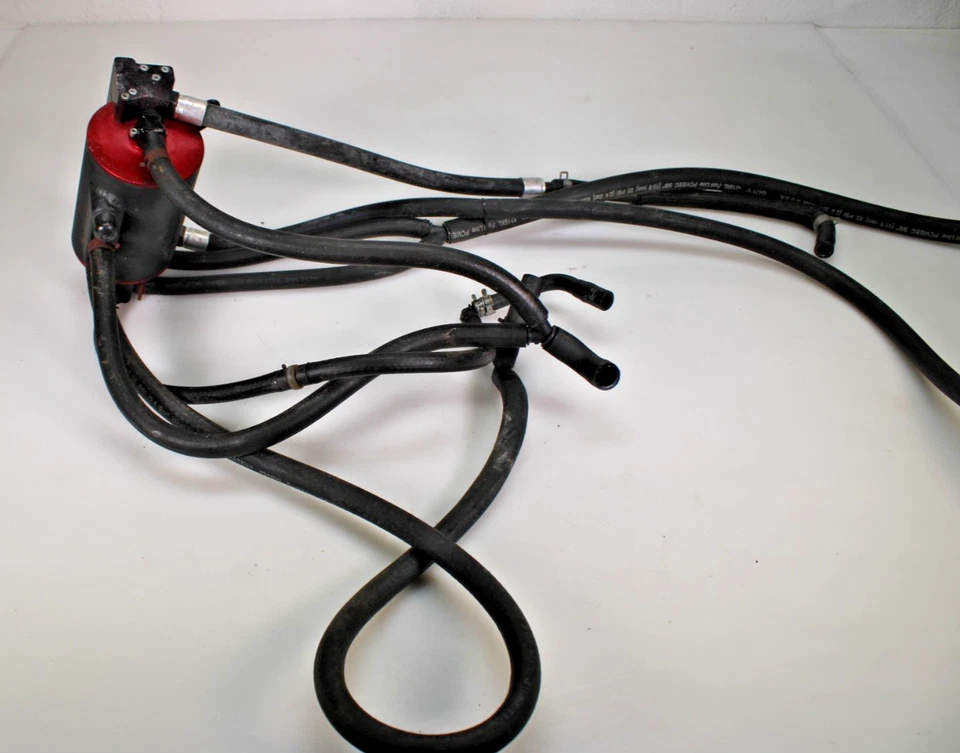 Separador de aceite de aire Subaru WRX 2015-2021 Cobb con mangueras OEM Foto 2 de 4