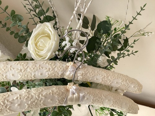 Pair New Luxury Handmade Special/wedding Padded Dress Hangers Vintage Lace Ivory - Picture 7 of 9