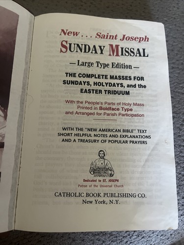 New Saint Joseph Sunday Missal Giant Type Edition - Picture 4 of 10