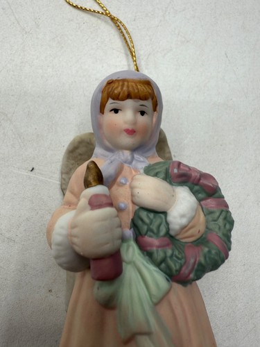 Adorno de Navidad de porcelana vintage con corona de ángel hecho en Taiwán - Imagen 2 de 9