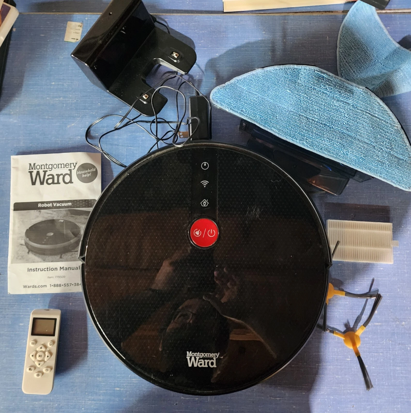 Montgomery Ward Robot Vacuum/carpet Shampooer SVC-301