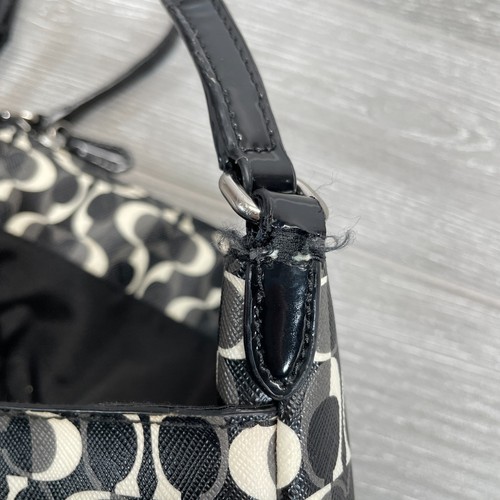 Coach Peyton Dream C Swingpack Crossbody Bag Handbag Purse Black White Monogram - Picture 4 of 8