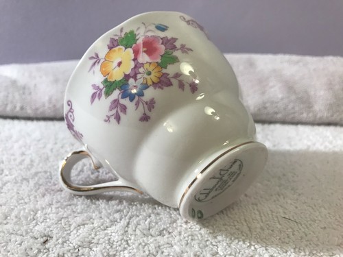 Colclough Bone China Teacup England Colorful Bouquet of flowers design MAX1802 - Picture 5 of 6
