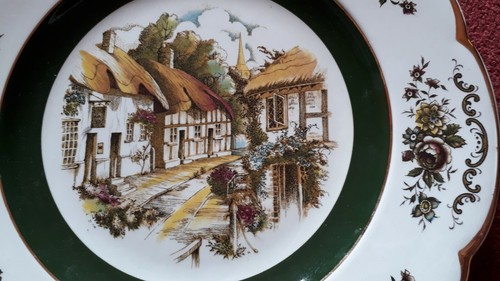 Wood And Sons Ascot Platzteller. Englische Country Village Szene - Bild 2 von 3
