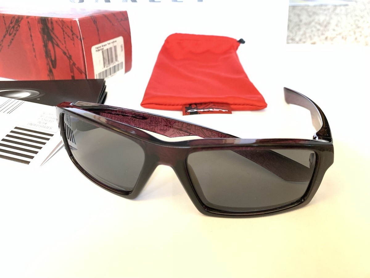New OAKLEY TWITCH Grape Text Grey Polarized w Original Box New OAKLEY TWITCH Grape Text Grey Polarized w Original Box