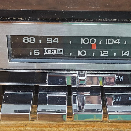 Chevy AM/FM Delco radio Square Body GMC 78-87 GM Car/Trucks Part# 16009960 - Picture 9 of 24