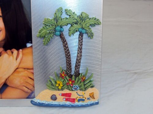 Cornice portafoto scrivania 3D tema isola tropicale 4" x 6" ~ metallo spazzolato ~ FR-730 - Foto 2 di 6