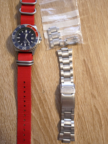 Seiko SKA051 'Pepsi' Diver 100M 5M62-0A10 Mens KINETIC Watch + nato straps - Foto 9 di 23
