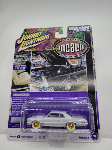 Johnny White Lightning 1965 Pontiac GTO 1:64th Diecast Car by Auto World MC31B