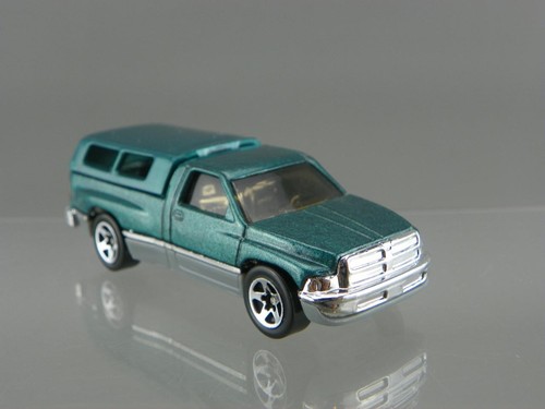 Vintage 1994 Hot Wheels Diecast 1/64 Green & Gray Dodge Ram 1500 Pick Up Truck - Picture 3 of 6