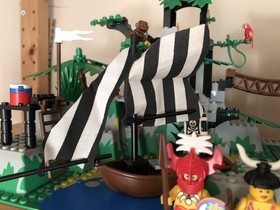 LEGO 6278 Enchanted Island Set Vintage Pirates With Instructions