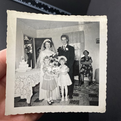 1953 Wedding Day Bride Groom Little Girls Confetti Cake Original Photo P21i26 - Picture 17 of 20