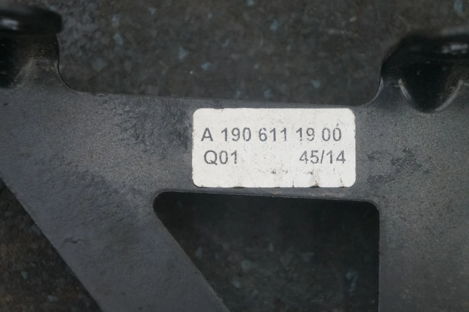 Soporte de refuerzo trasero 1906107300 OEM Mercedes Amg GT GTS 2016 Foto 4 de 4