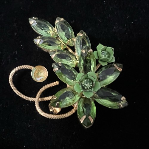 Vintage Brooch Lot Of 25 Mixed Styles Signed Unsigned Trifari Avon JJ Jonette - Picture 8 of 8