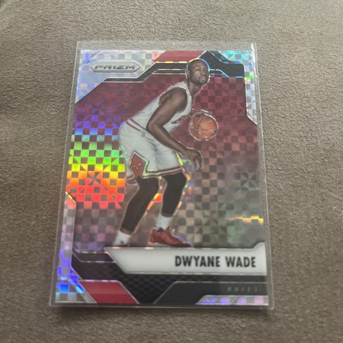 2016-17 Prizm #24 Dwyane Wade Starburst Prizm Chicago Bulls Basketball Card