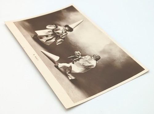 Antike RPPC Echt Foto Postkarte gruselig seltsam seltsam seltsam Clown Puppen "Ein Duett" - Bild 9 von 10