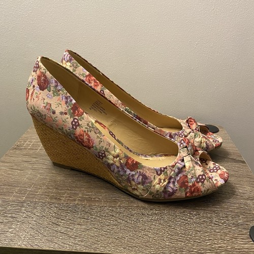 Nine West Espadrille Wedge Size 9 Floral Pattern Heels - Picture 2 of 7