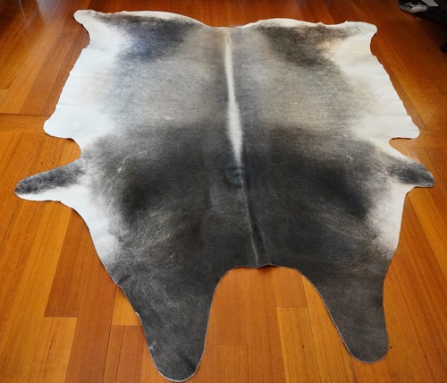 Sandstone & Charcoal - A Superfine Coat  - A Stunning Premium Cowhide Rug - Picture 1 of 10