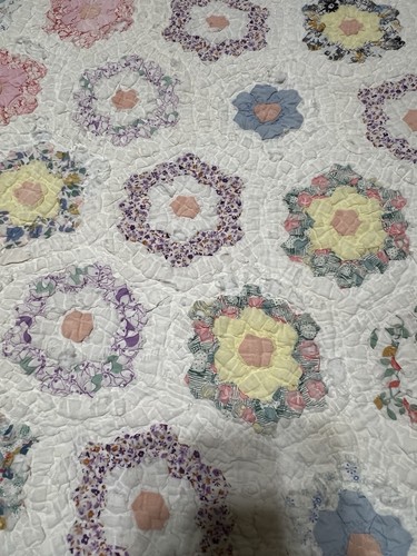 Vintage 30s Cottage Grandmother Flower Garden Quilt Hand Quilted Floursack 70x73 - Picture 5 of 20