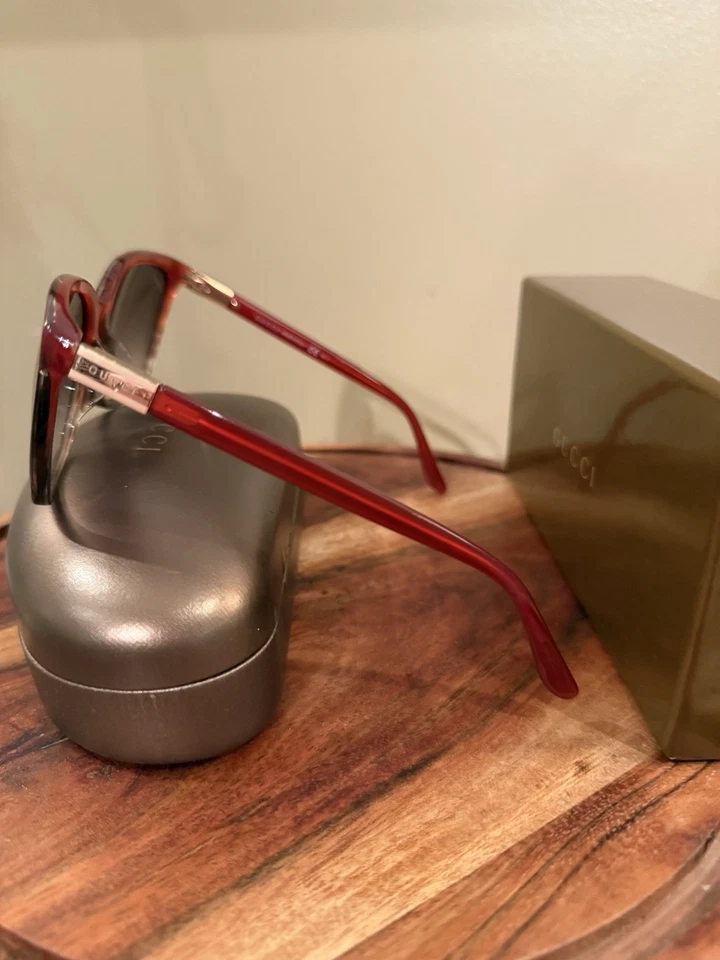 GUCCI 太阳镜型号 GG3522 F/S 红色和珍珠带盒 — 第 4/4 张图片