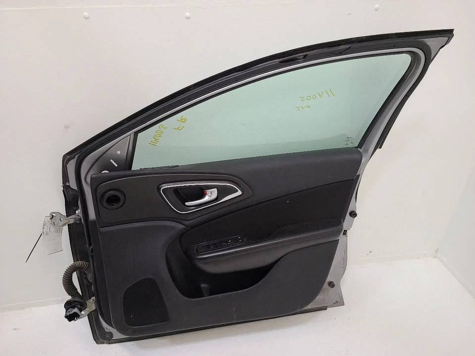 15-17 CHRYSLER 200 RH Passenger Front Door Electric Sedan Tempered Glass Silver - Image 4 of 4