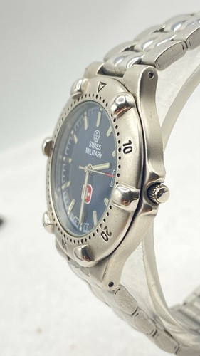 Vintage SWISS MILITARY Silver Tone MENS DATE WATCH FREE SHIPPING Works Great - Picture 6 of 24