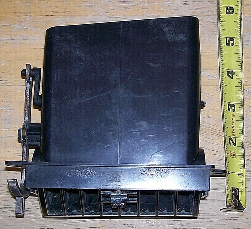 1979-1985 BUICK RIVIERA DASH AIR VENT - Picture 12 of 12