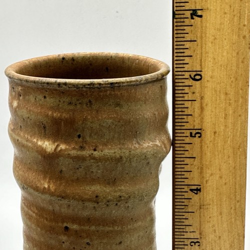 Studiokeramik signierte Keramik Vase Becher 6" 13oz verbeulter Fingerhalter - Bild 9 von 9
