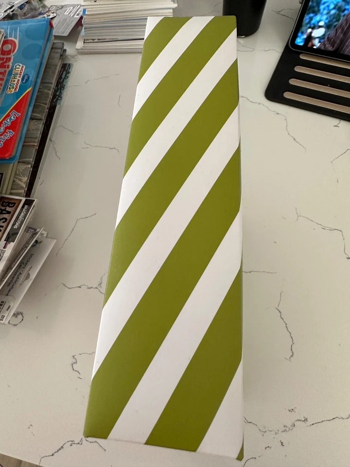 Stampin' Up! Álbum de diseño de anillos a rayas verdes/blancas de temporada de 8x8 10 páginas protectoras Foto 2 de 4