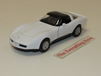 WELLY 82 CHEVY CORVETTE 4.75 INCHES LONG BRIGHT WHITE 43716 NO BOX FREE SHIP 