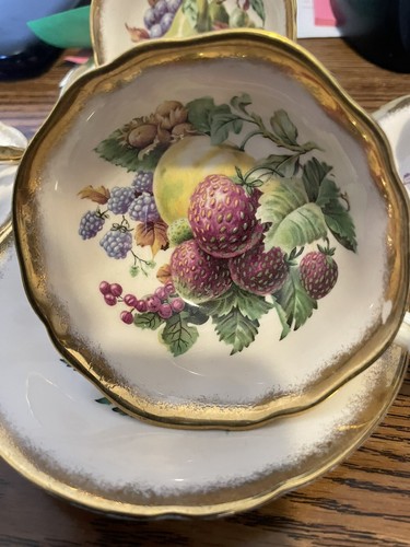 Vintage Paragon Fruit Orchard Tea Cup & Saucer Gold Gilt Strawberry Current - Picture 2 of 5