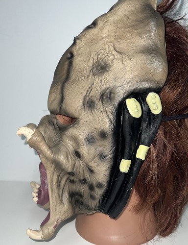 Predator Movie Adult Latex Mask Halloween Costume Accessory Scary Creature - Picture 2 of 6
