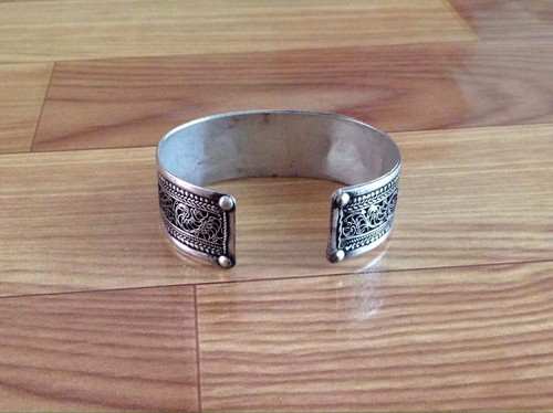 Tibetan Turquoise Cuff Bracelet - Picture 4 of 10
