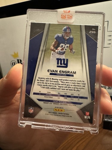 2017 Panini Prizm Evan Engram Blue Honors #'d 1/4 Rookie on card Auto RC - Picture 2 of 2